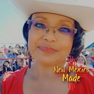 Meet your Posher, Carol-lynn